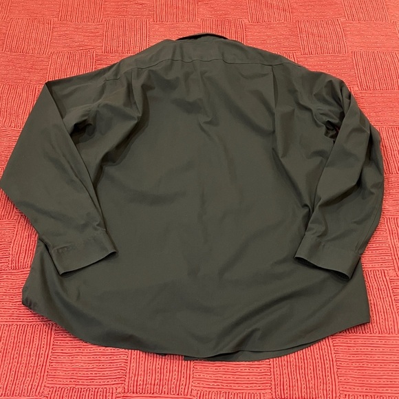 L.L.Bean men’s XL Tall traditional fit long sleeve button up green shirt - Picture 12 of 12